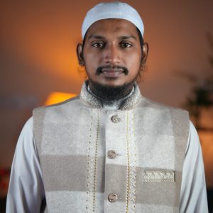 লাইট গ্রে ও অফ হোয়াইট